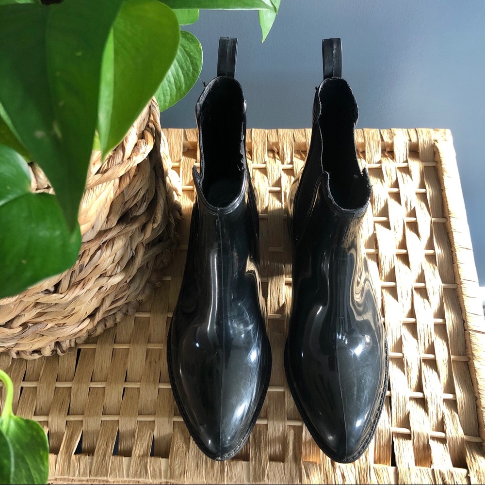 Jeffrey Campbell pointed-toe rain boots - size 7